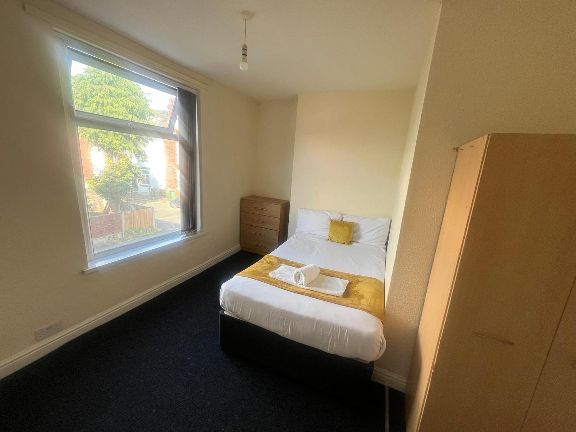 Simple Inn Wakefield Bagian luar foto