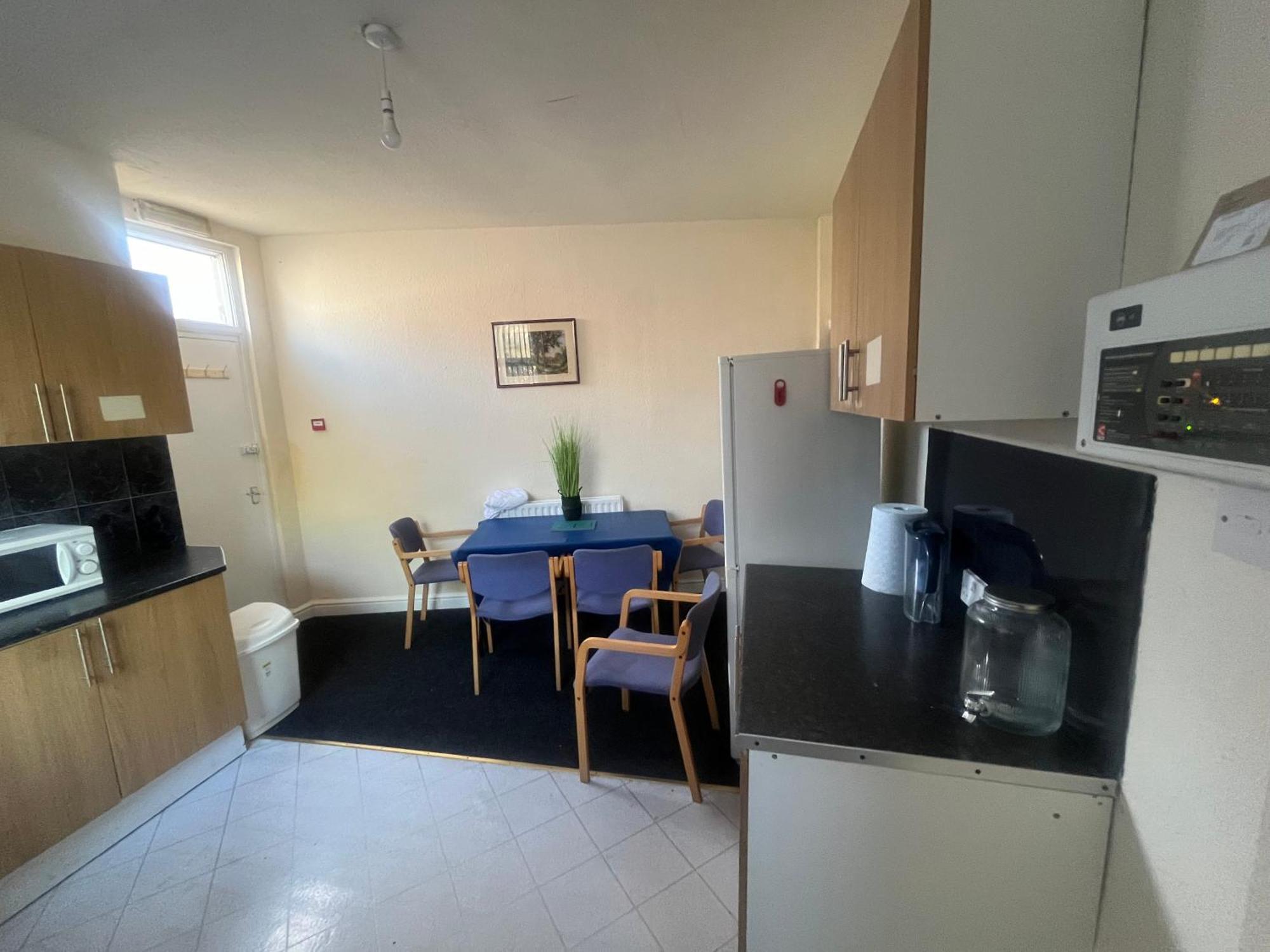 Simple Inn Wakefield Bagian luar foto