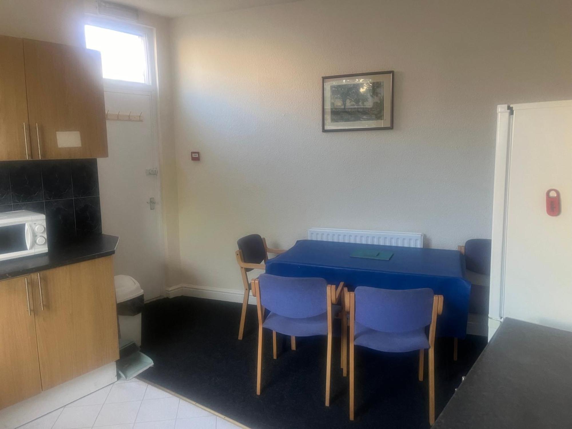 Simple Inn Wakefield Bagian luar foto