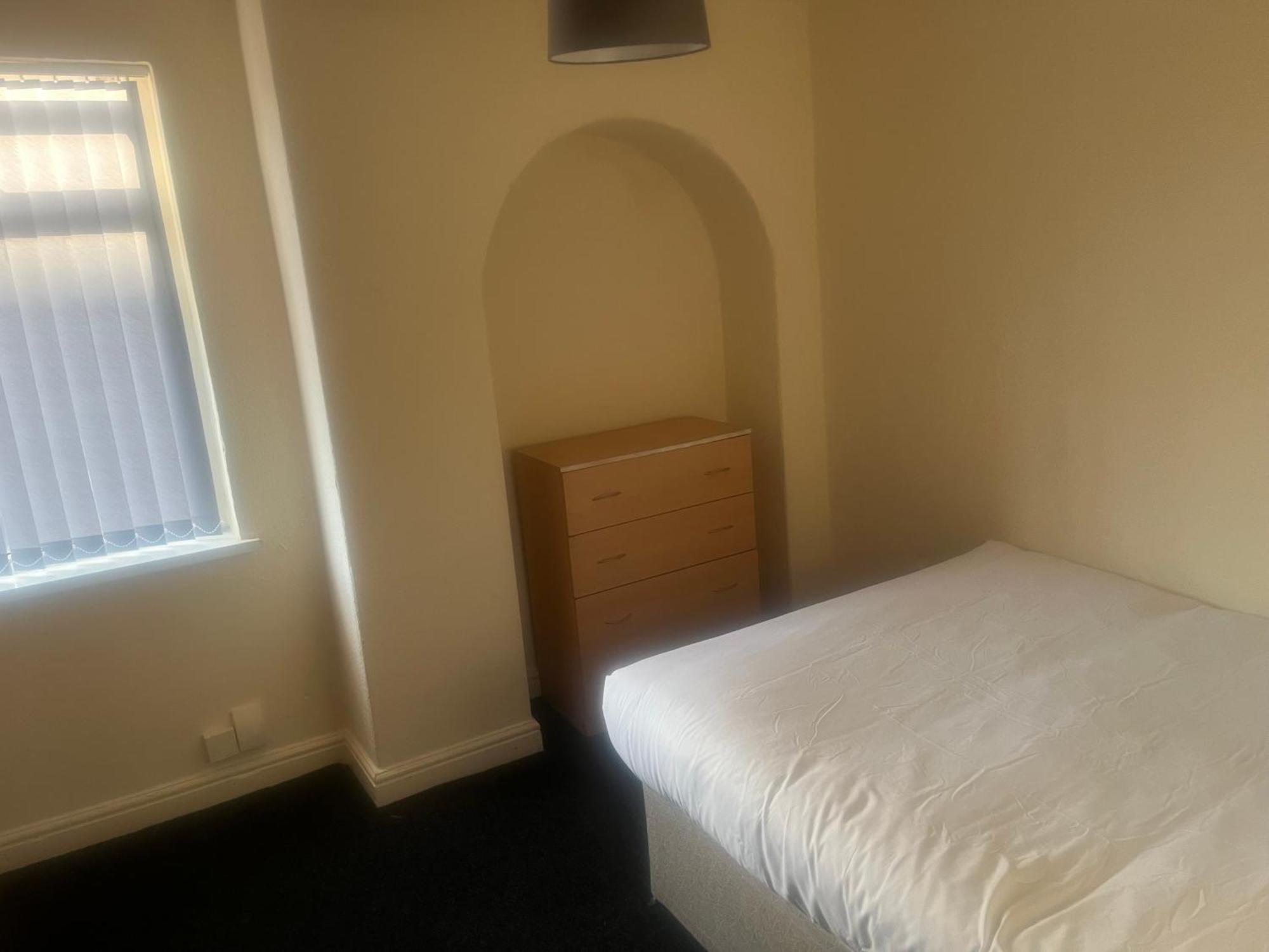 Simple Inn Wakefield Bagian luar foto