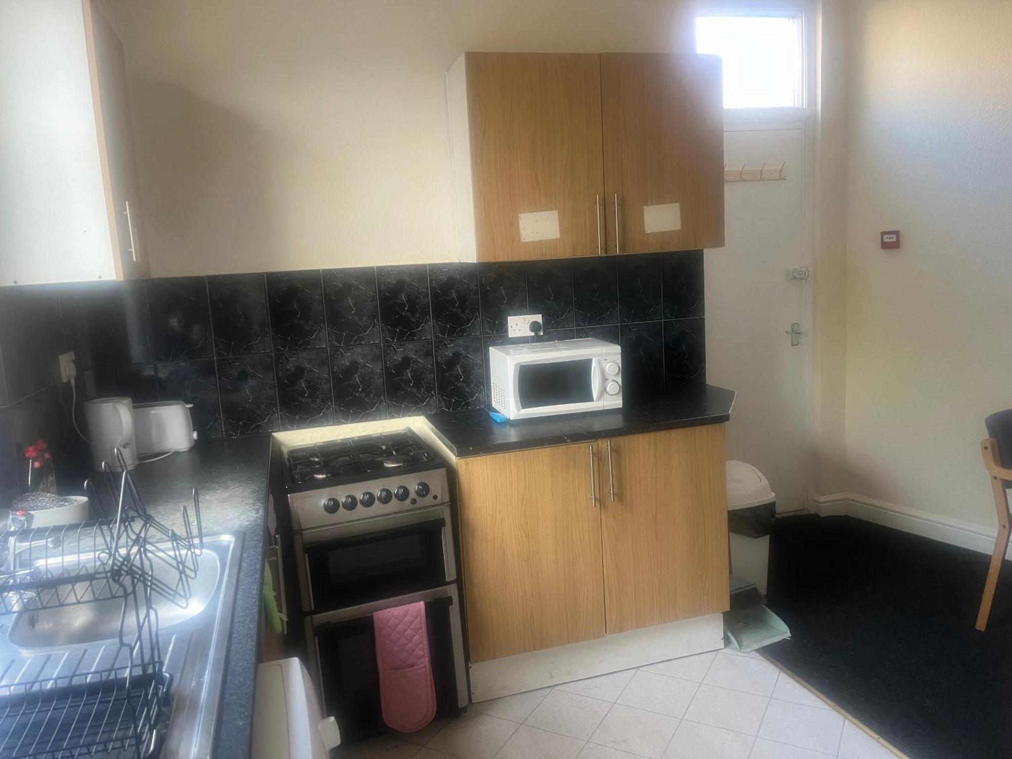 Simple Inn Wakefield Bagian luar foto